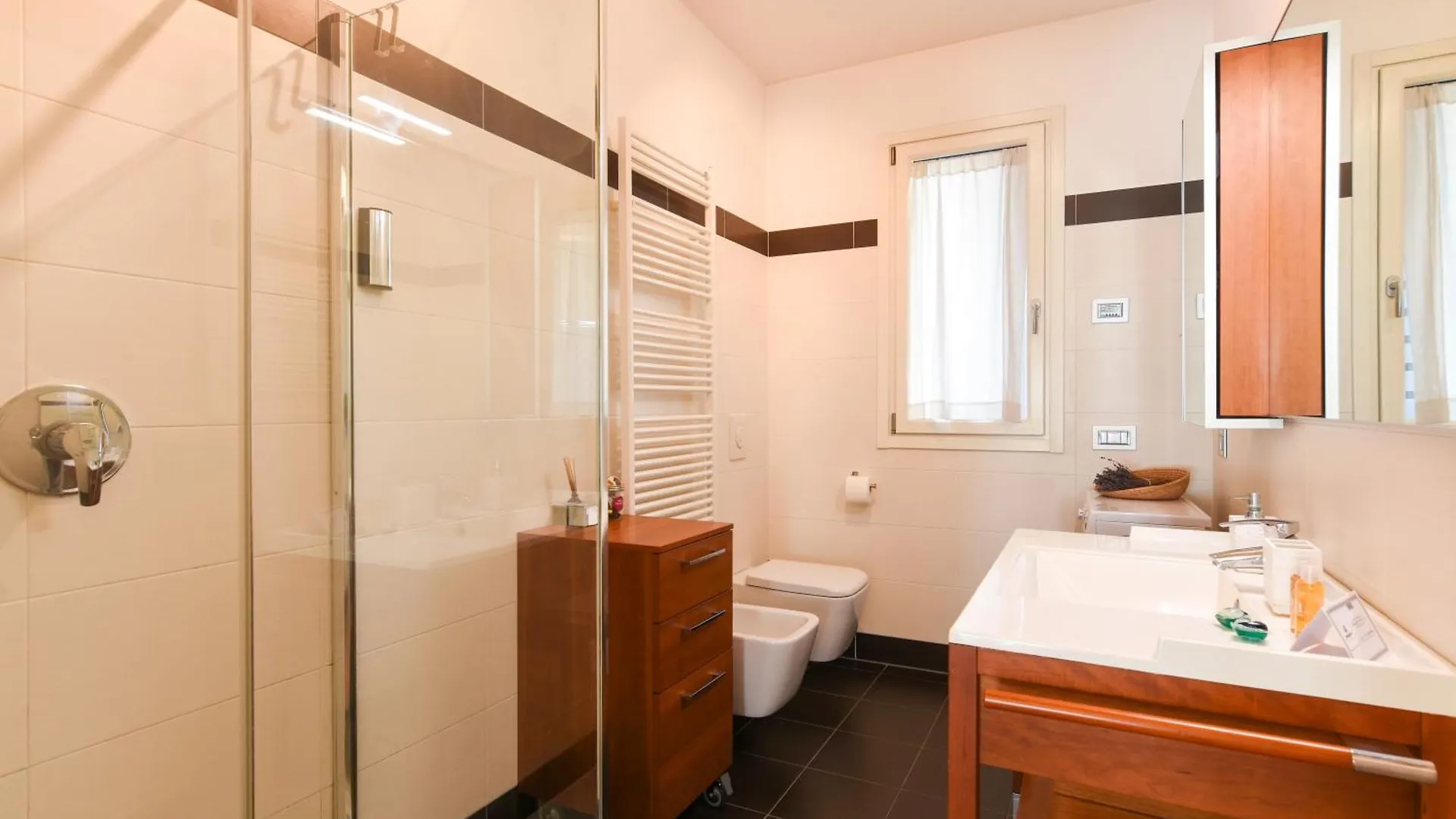 Apartment Caseospitali - Casa Marina Grande Bilocale Con Terrazzo Perfetto X2 Cernusco Sul Naviglio Italy